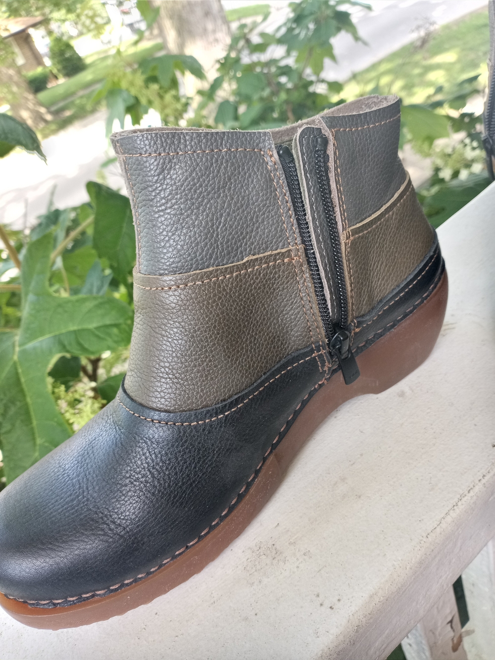 Two-Tone Leather Ankle Boots in Black and Olive - Picture 3 of 3